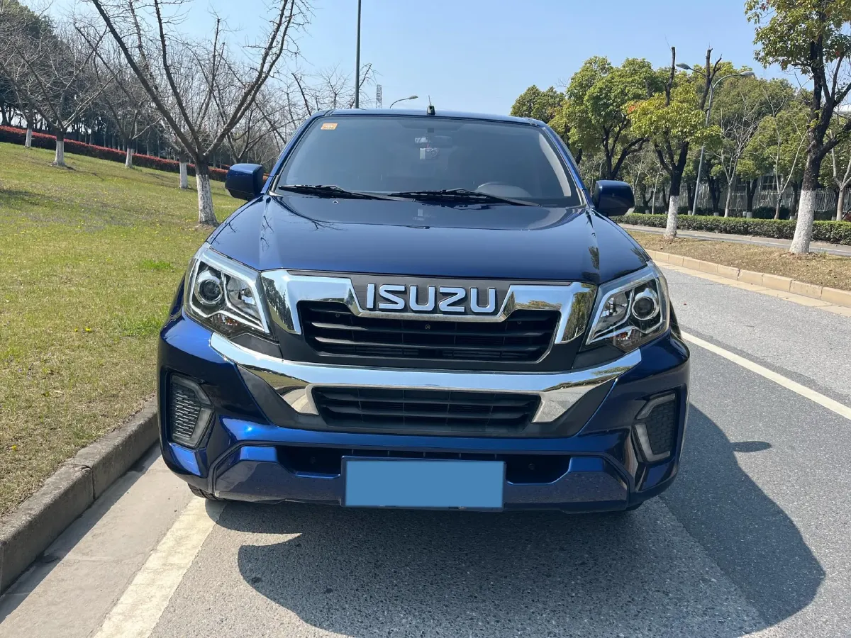 2023 Isuzu RE-MAX Jim 2.5T 143HP L4 6MT,autocango,china used car exporter,china ev exporter,chinese used car exporter,chinese used ev exporter