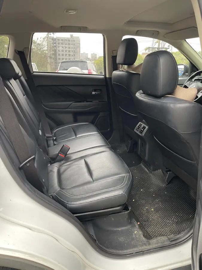 2019 Mitsubishi Outlander 2.0L 166HP L4 CVT,autocango,china used car exporter,china ev exporter,chinese used car exporter,chinese used ev exporter