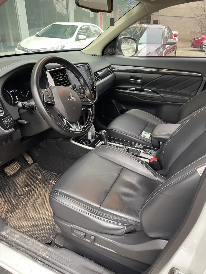 2019 Mitsubishi Outlander 2.0L 166HP L4 CVT,autocango,china used car exporter,china ev exporter,chinese used car exporter,chinese used ev exporter