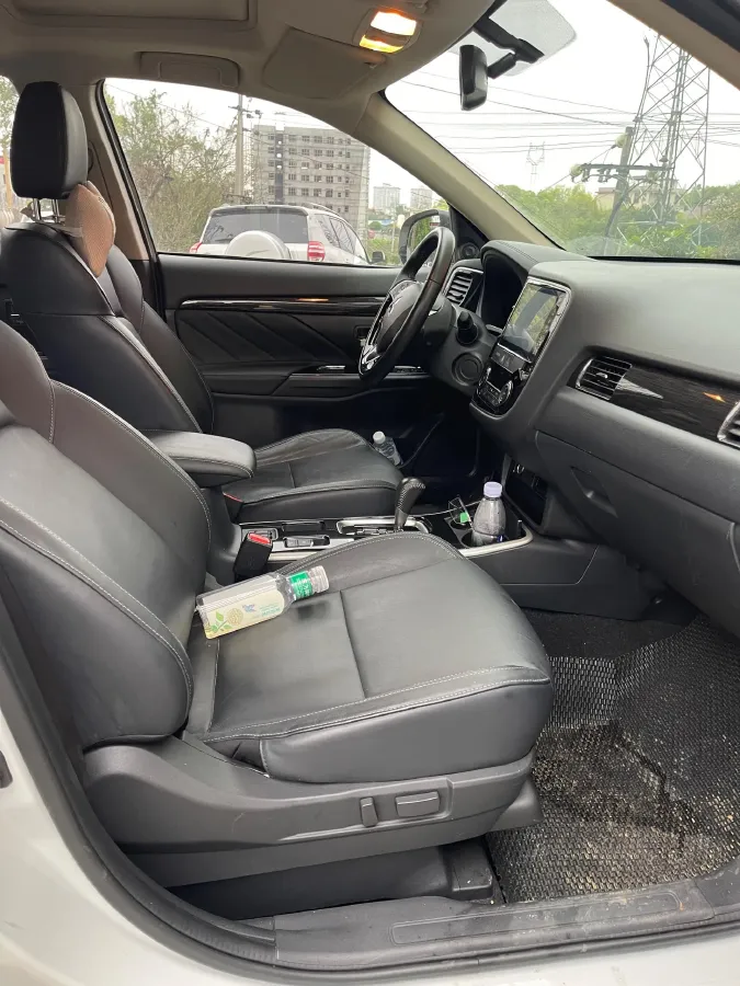 2019 Mitsubishi Outlander 2.0L 166HP L4 CVT,autocango,china used car exporter,china ev exporter,chinese used car exporter,chinese used ev exporter