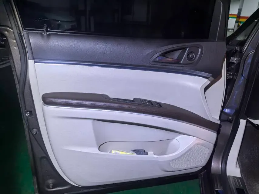 2023 Buick GL8 2.0T 237HP L4 9AT,autocango,china used car exporter,china ev exporter,chinese used car exporter,chinese used ev exporter