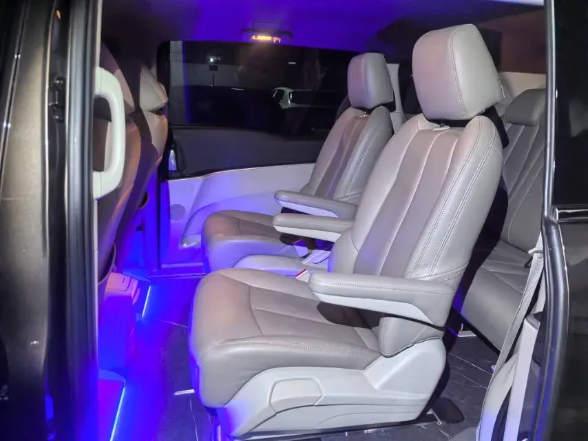 2023 Buick GL8 2.0T 237HP L4 9AT,autocango,china used car exporter,china ev exporter,chinese used car exporter,chinese used ev exporter