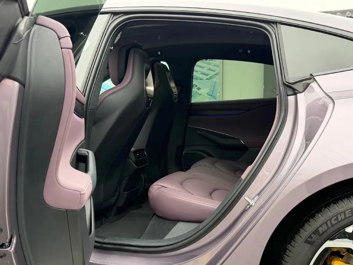 2024 MI SU7 BEV 73.6KWH,autocango,china used car exporter,china ev exporter,chinese used car exporter,chinese used ev exporter