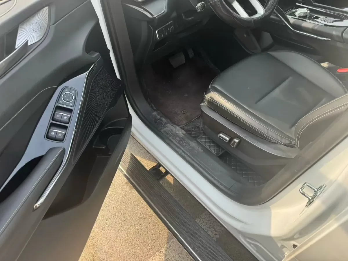 2021 Haval H6 2.0T 211HP L4 7DCT,autocango,china used car exporter,china ev exporter,chinese used car exporter,chinese used ev exporter