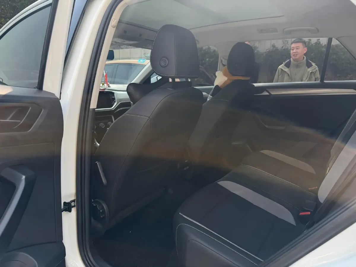 2020 Volkswagen T-Roc 1.4T 150HP L4 7DCT,autocango,china used car exporter,china ev exporter,chinese used car exporter,chinese used ev exporter