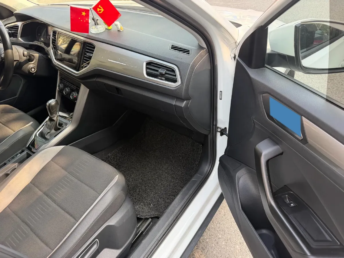 2020 Volkswagen T-Roc 1.4T 150HP L4 7DCT,autocango,china used car exporter,china ev exporter,chinese used car exporter,chinese used ev exporter