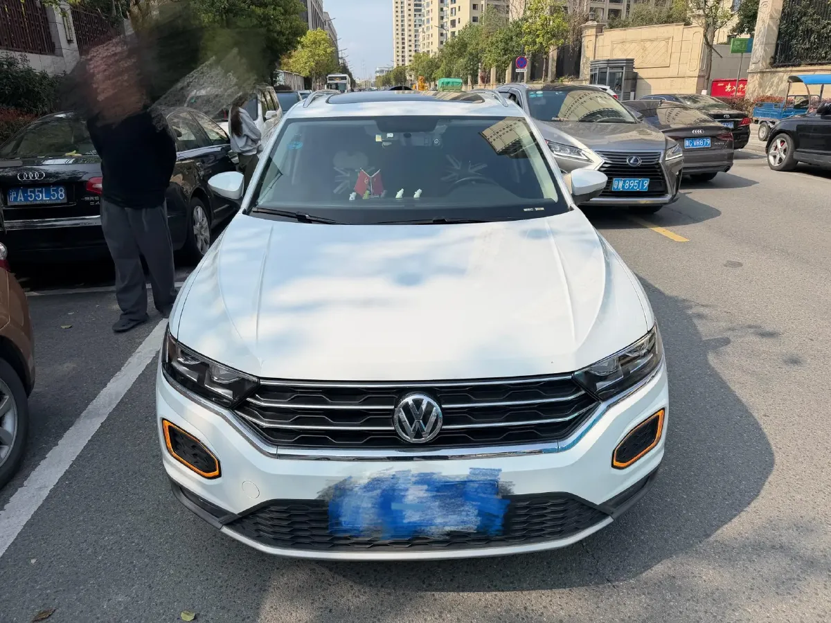 2020 Volkswagen T-Roc 1.4T 150HP L4 7DCT,autocango,china used car exporter,china ev exporter,chinese used car exporter,chinese used ev exporter