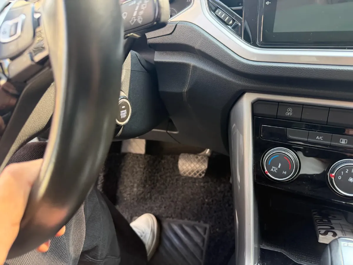 2020 Volkswagen T-Roc 1.4T 150HP L4 7DCT,autocango,china used car exporter,china ev exporter,chinese used car exporter,chinese used ev exporter