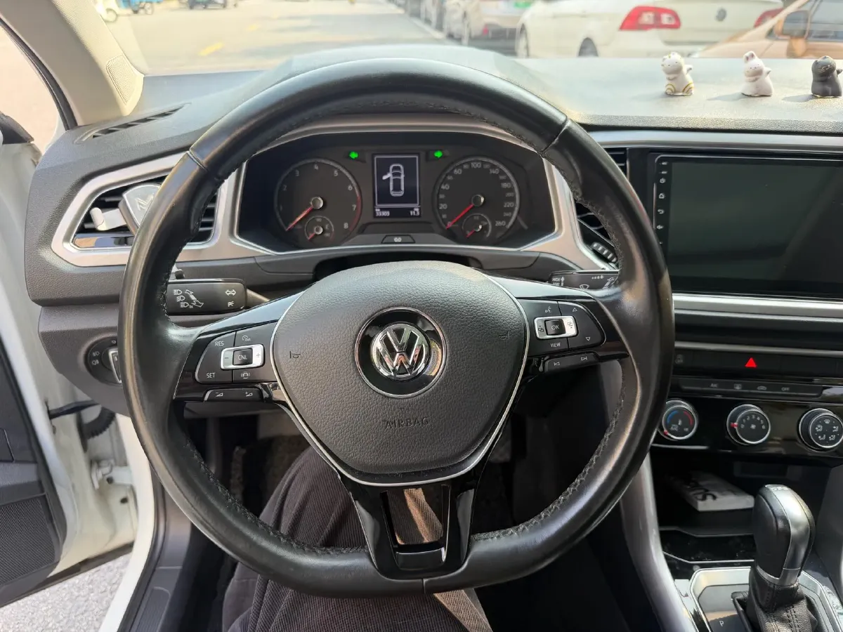2020 Volkswagen T-Roc 1.4T 150HP L4 7DCT,autocango,china used car exporter,china ev exporter,chinese used car exporter,chinese used ev exporter