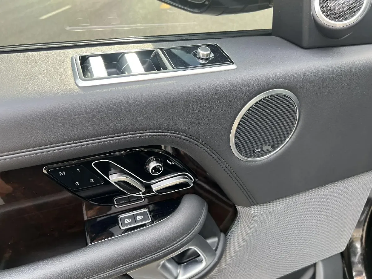 2021 Land Rover Range Rover 3.0T 360HP L6 8AT,autocango,china used car exporter,china ev exporter,chinese used car exporter,chinese used ev exporter