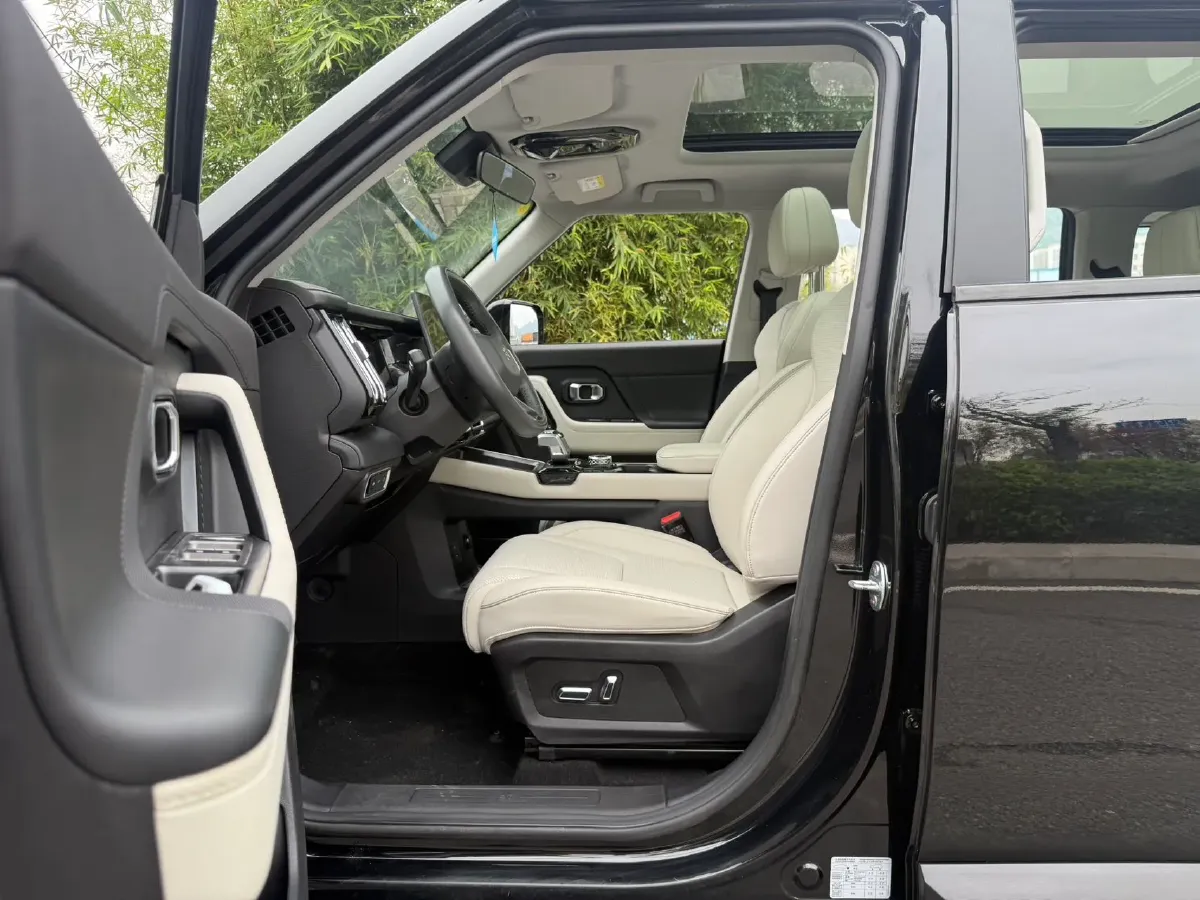 2025 MAXUS XinTu V70 2.0T 150HP L4 9AT,autocango,china used car exporter,china ev exporter,chinese used car exporter,chinese used ev exporter