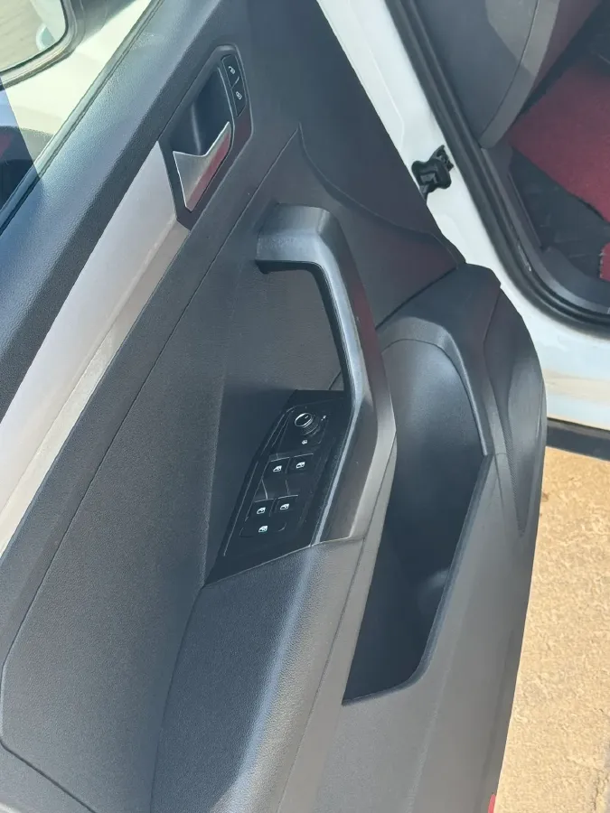 2022 Volkswagen T-Roc 1.4T 150HP L4 7DCT,autocango,china used car exporter,china ev exporter,chinese used car exporter,chinese used ev exporter