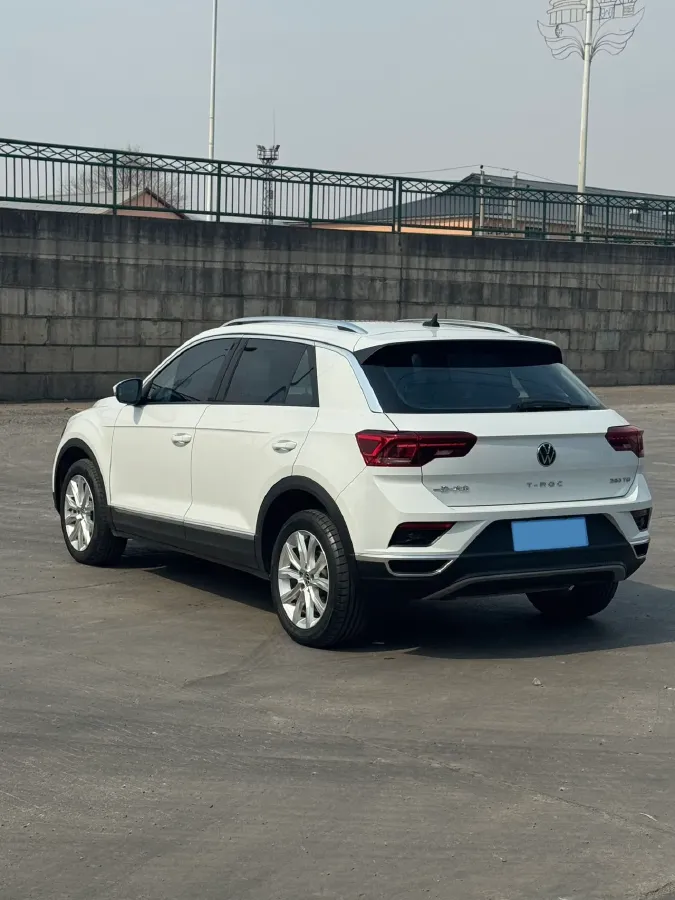 2022 Volkswagen T-Roc 1.4T 150HP L4 7DCT,autocango,china used car exporter,china ev exporter,chinese used car exporter,chinese used ev exporter