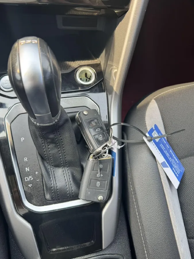 2022 Volkswagen T-Roc 1.4T 150HP L4 7DCT,autocango,china used car exporter,china ev exporter,chinese used car exporter,chinese used ev exporter