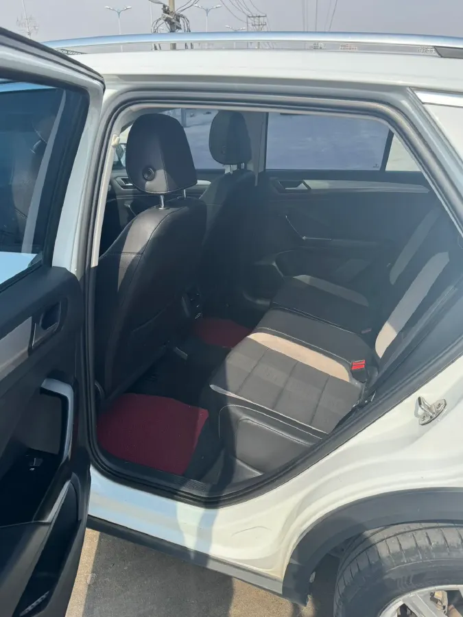 2022 Volkswagen T-Roc 1.4T 150HP L4 7DCT,autocango,china used car exporter,china ev exporter,chinese used car exporter,chinese used ev exporter