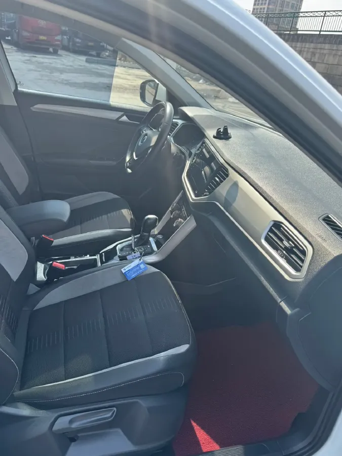 2022 Volkswagen T-Roc 1.4T 150HP L4 7DCT,autocango,china used car exporter,china ev exporter,chinese used car exporter,chinese used ev exporter