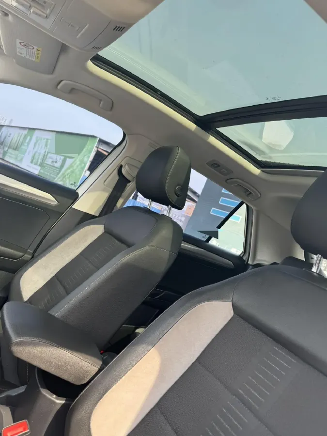 2022 Volkswagen T-Roc 1.4T 150HP L4 7DCT,autocango,china used car exporter,china ev exporter,chinese used car exporter,chinese used ev exporter