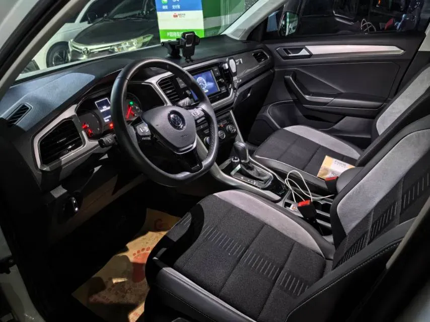 2020 Volkswagen T-Roc 1.4T 131HP L4 7DCT,autocango,china used car exporter,china ev exporter,chinese used car exporter,chinese used ev exporter