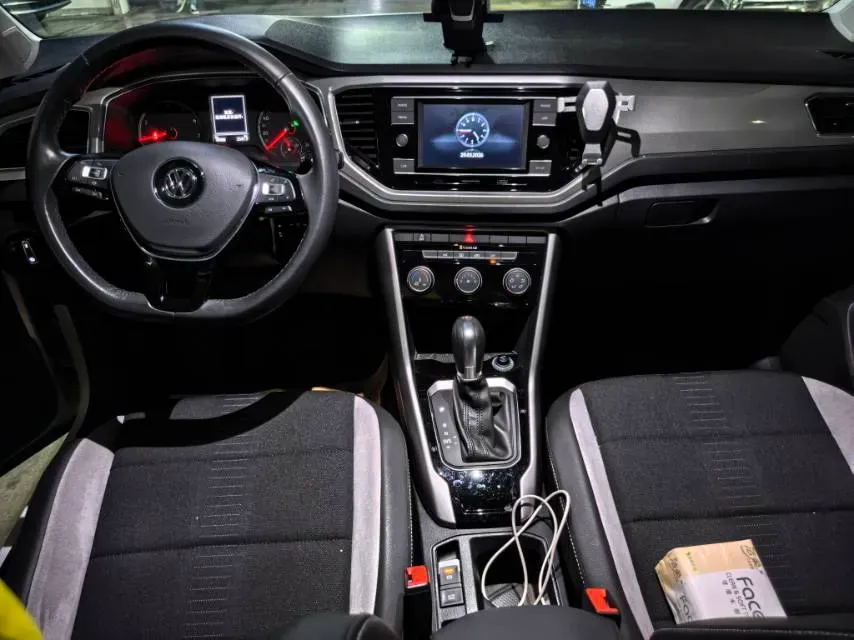 2020 Volkswagen T-Roc 1.4T 131HP L4 7DCT,autocango,china used car exporter,china ev exporter,chinese used car exporter,chinese used ev exporter