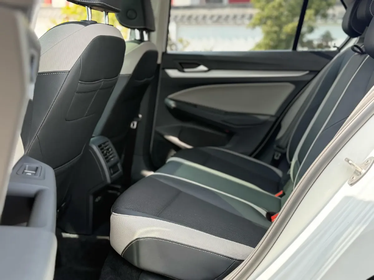 2021 Volkswagen Golf 1.4T 150HP L4 7DCT,autocango,china used car exporter,china ev exporter,chinese used car exporter,chinese used ev exporter