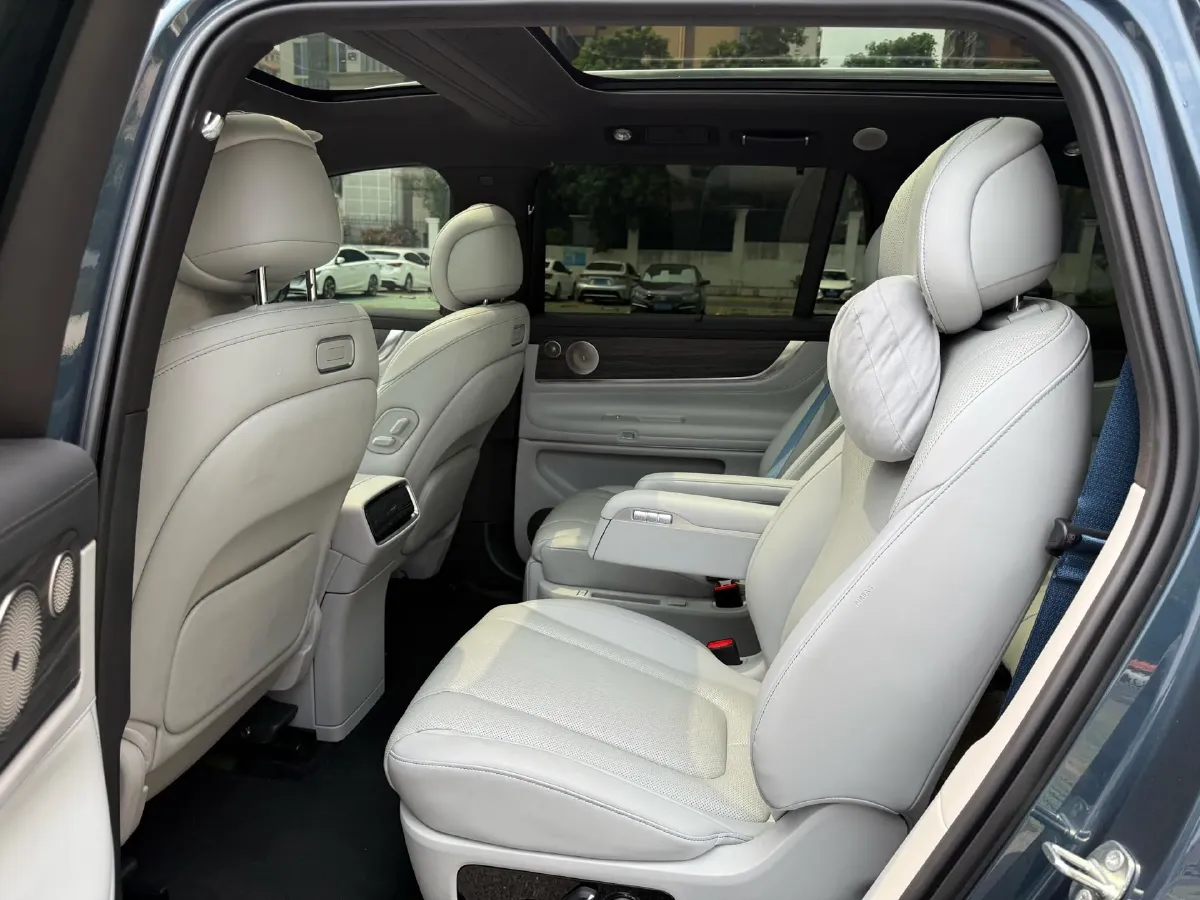 2024 AITO AITO M9 1.5T 152HP L4 REEV 42KWH,autocango,china used car exporter,china ev exporter,chinese used car exporter,chinese used ev exporter