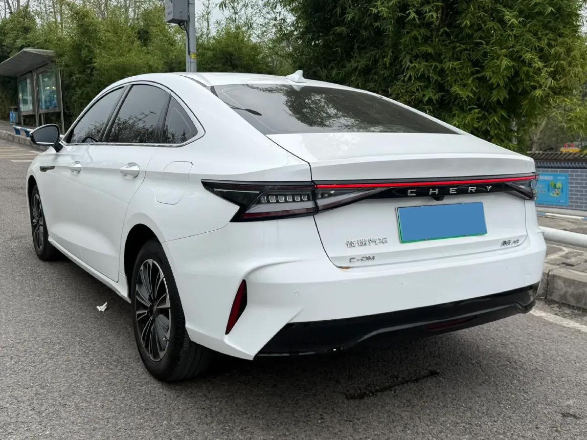 2024 Fulwin FulwinA8 1.5T 156HP L4 1DHT PHEV 18.3KWH,autocango,china used car exporter,china ev exporter,chinese used car exporter,chinese used ev exporter