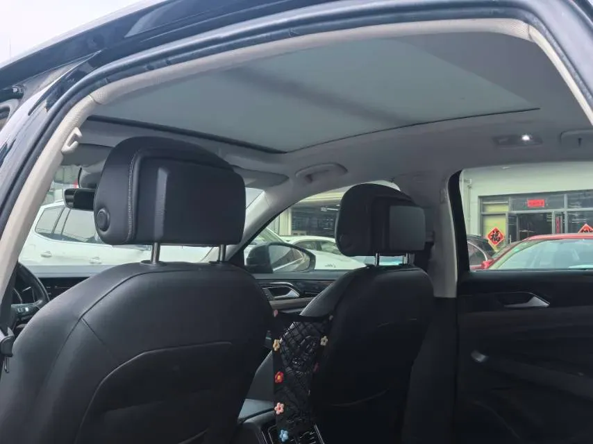 2019 Volkswagen Passat 2.0T 186HP L4 7DCT,autocango,china used car exporter,china ev exporter,chinese used car exporter,chinese used ev exporter