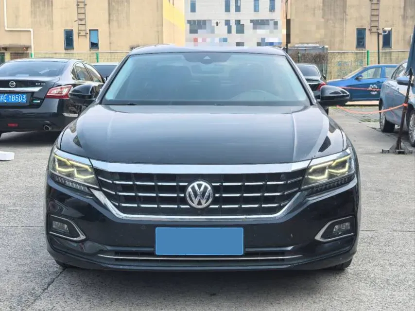 2019 Volkswagen Passat 2.0T 186HP L4 7DCT,autocango,china used car exporter,china ev exporter,chinese used car exporter,chinese used ev exporter