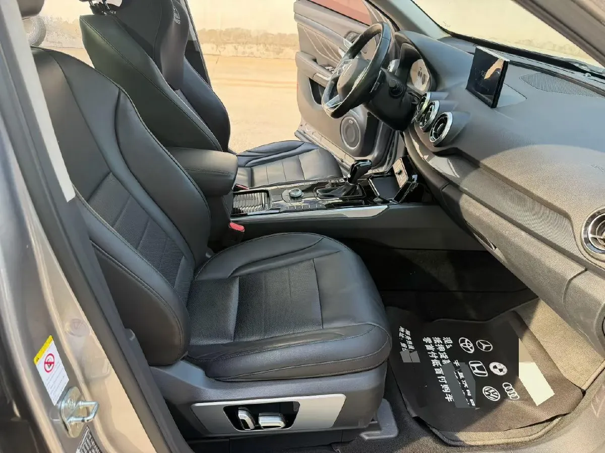 2017 WEY VV7 2.0T 234HP L4 7DCT,autocango,china used car exporter,china ev exporter,chinese used car exporter,chinese used ev exporter