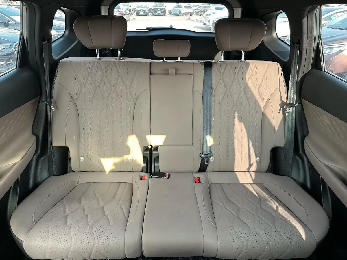 2025 Fulwin FulwinT8 1.5T 156HP L4 1DHT PHEV 18.67KWH,autocango,china used car exporter,china ev exporter,chinese used car exporter,chinese used ev exporter