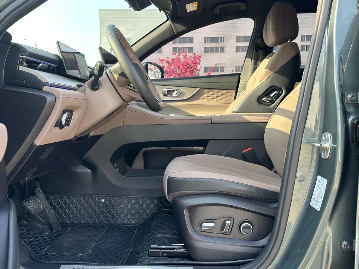 2025 Fulwin FulwinT8 1.5T 156HP L4 1DHT PHEV 18.67KWH,autocango,china used car exporter,china ev exporter,chinese used car exporter,chinese used ev exporter