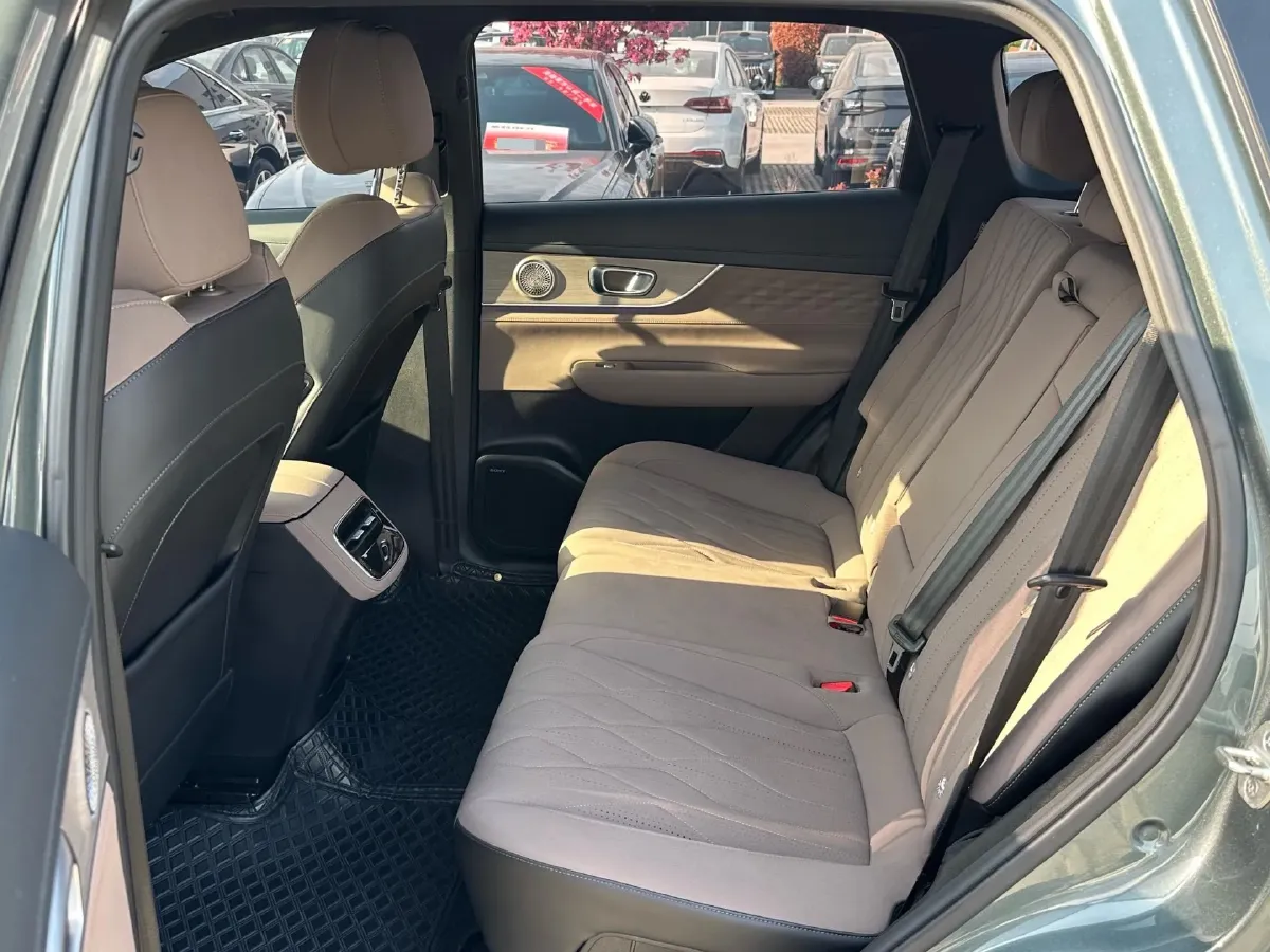 2025 Fulwin FulwinT8 1.5T 156HP L4 1DHT PHEV 18.67KWH,autocango,china used car exporter,china ev exporter,chinese used car exporter,chinese used ev exporter