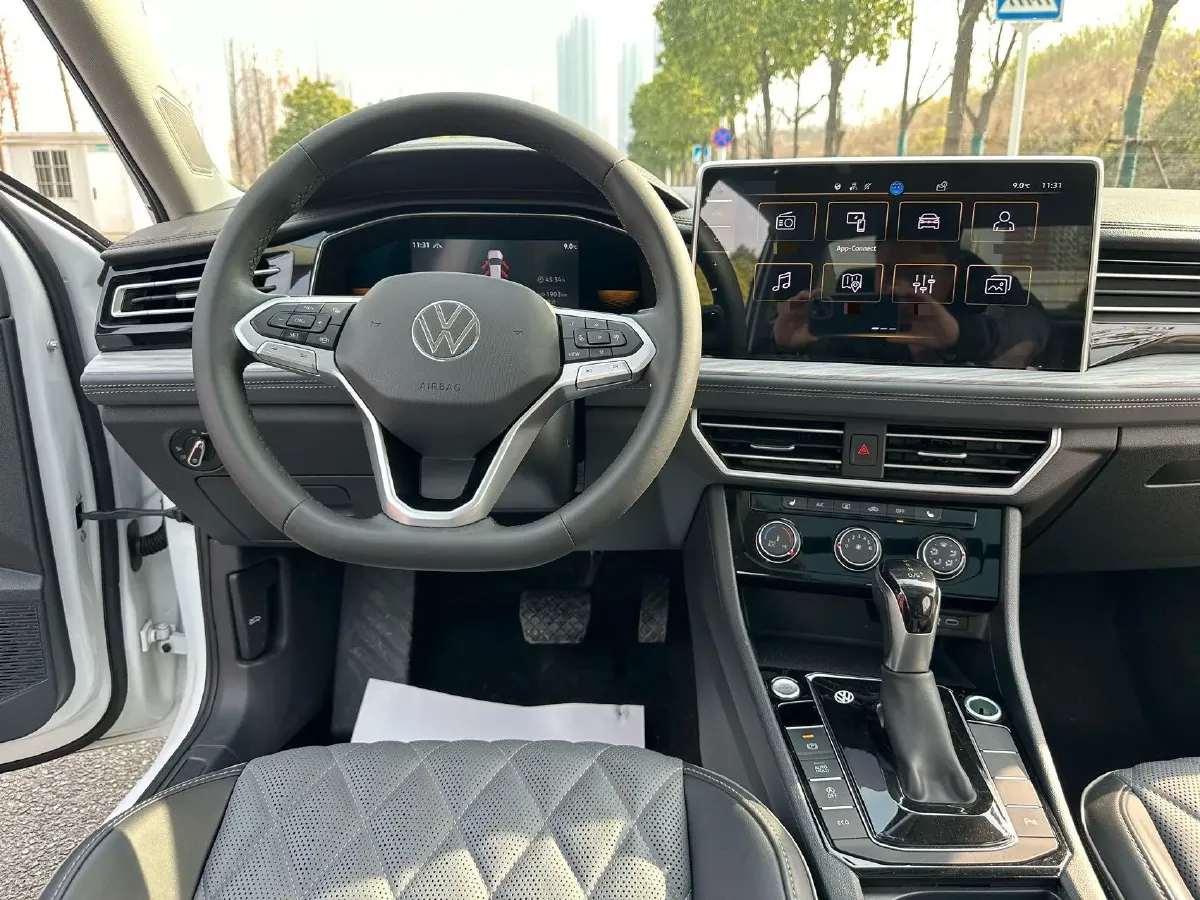 2023 Volkswagen Sagitar 1.4T 150HP L4 7DCT,autocango,china used car exporter,china ev exporter,chinese used car exporter,chinese used ev exporter