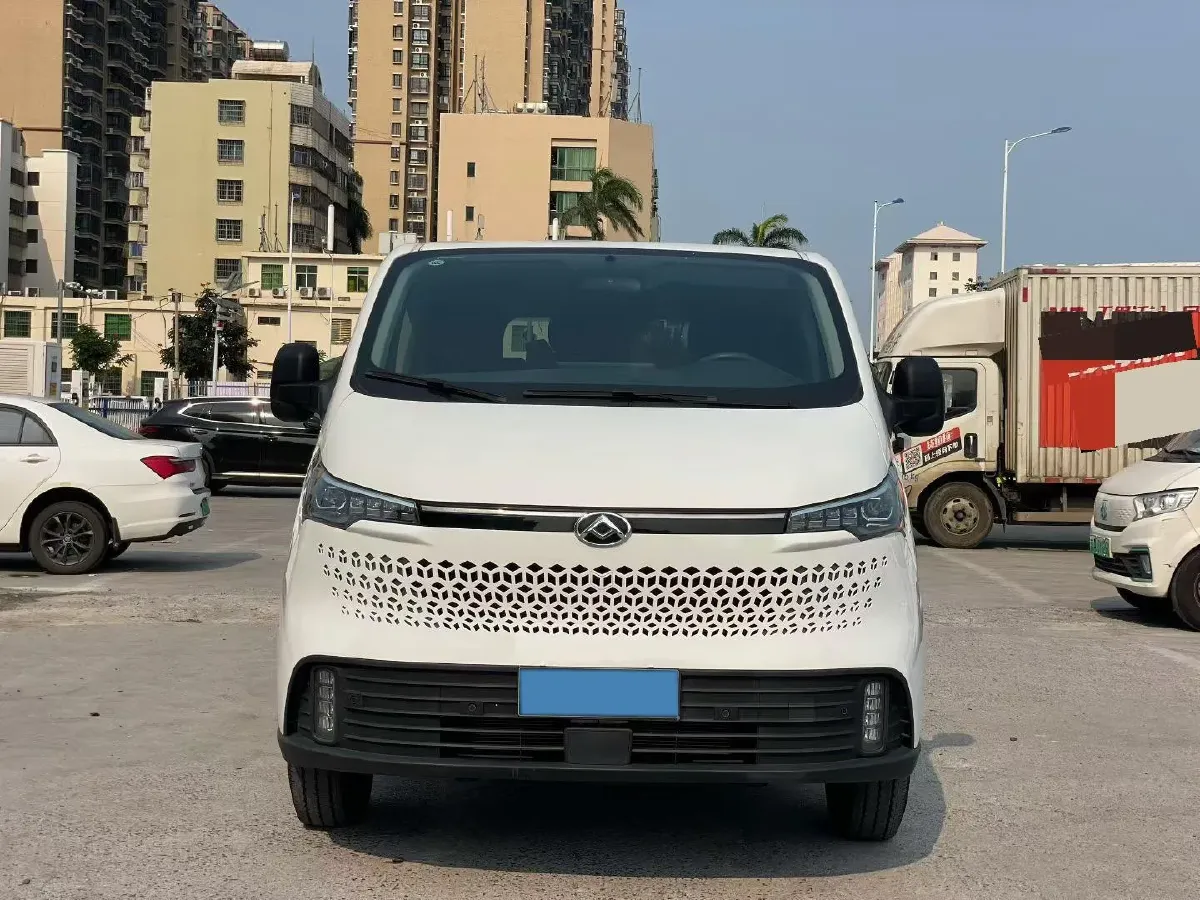 2023 MAXUS XinTu V70 2.0T 125HP L4 6MT,autocango,china used car exporter,china ev exporter,chinese used car exporter,chinese used ev exporter
