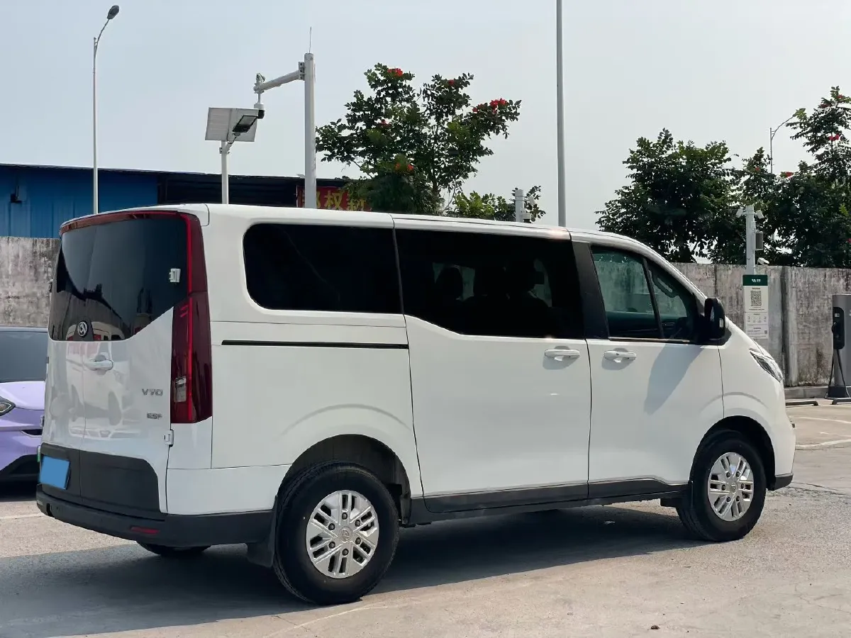 2023 MAXUS XinTu V70 2.0T 125HP L4 6MT,autocango,china used car exporter,china ev exporter,chinese used car exporter,chinese used ev exporter