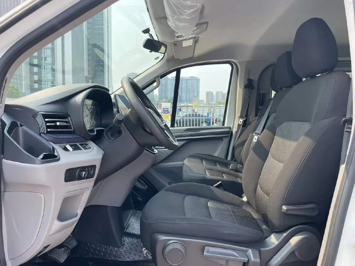 2023 MAXUS XinTu V70 2.0T 125HP L4 6MT,autocango,china used car exporter,china ev exporter,chinese used car exporter,chinese used ev exporter