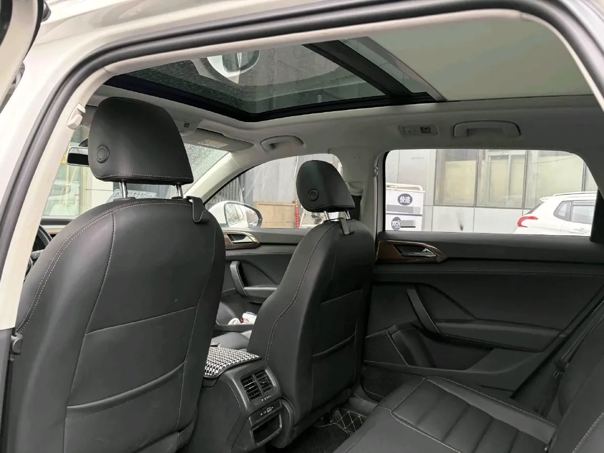 2021 Volkswagen Tharu 1.4T 150HP L4 7DCT,autocango,china used car exporter,china ev exporter,chinese used car exporter,chinese used ev exporter