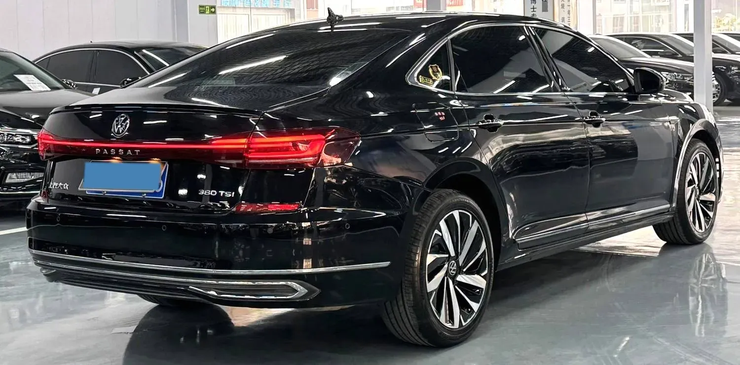 2024 Volkswagen Passat 2.0T 220HP L4 7DCT,autocango,china used car exporter,china ev exporter,chinese used car exporter,chinese used ev exporter