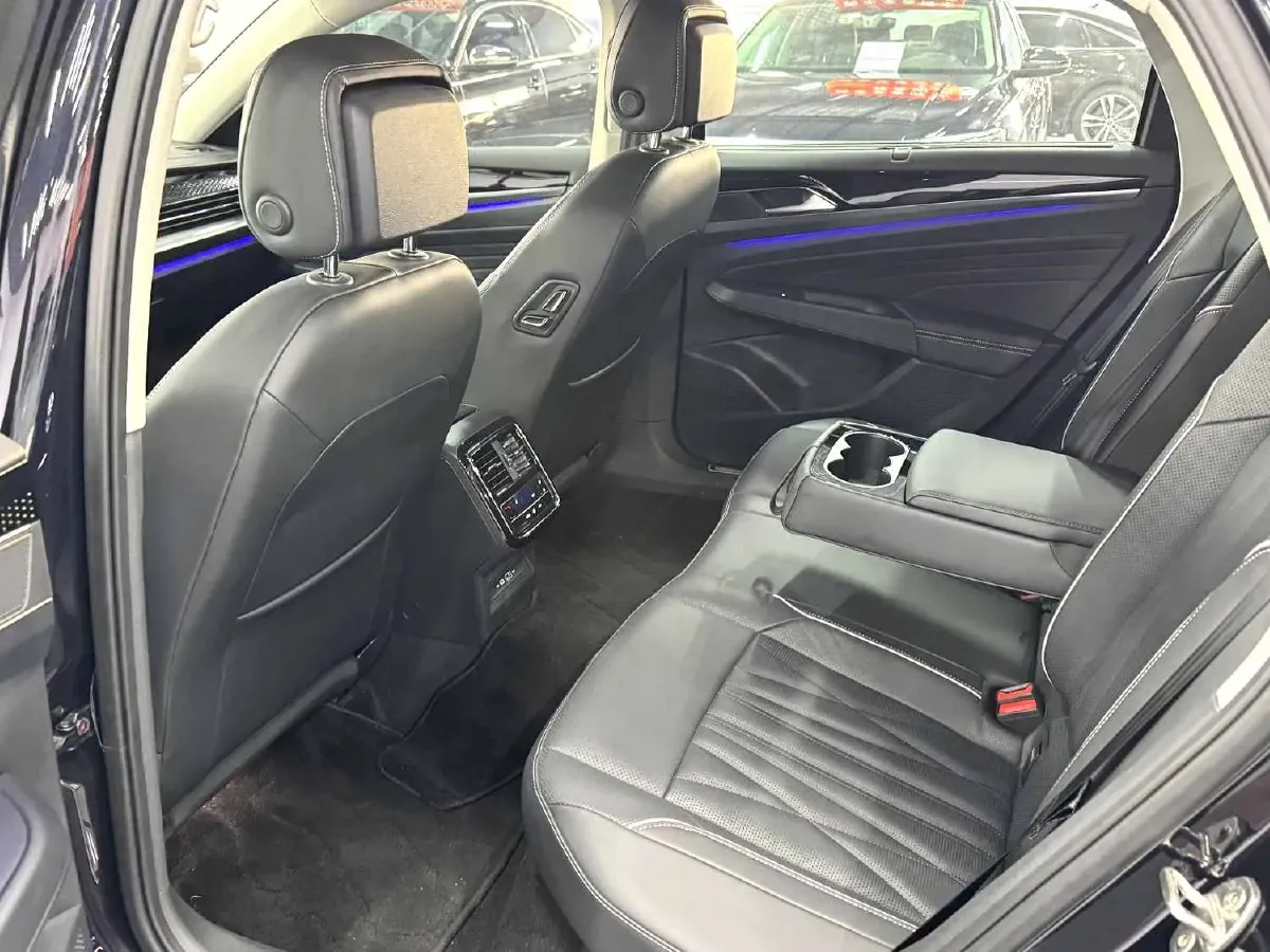 2024 Volkswagen Passat 2.0T 220HP L4 7DCT,autocango,china used car exporter,china ev exporter,chinese used car exporter,chinese used ev exporter