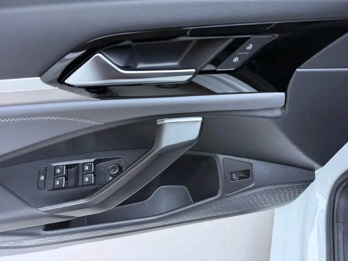 2022 Volkswagen Sagitar 1.2T 116HP L4 7DCT,autocango,china used car exporter,china ev exporter,chinese used car exporter,chinese used ev exporter