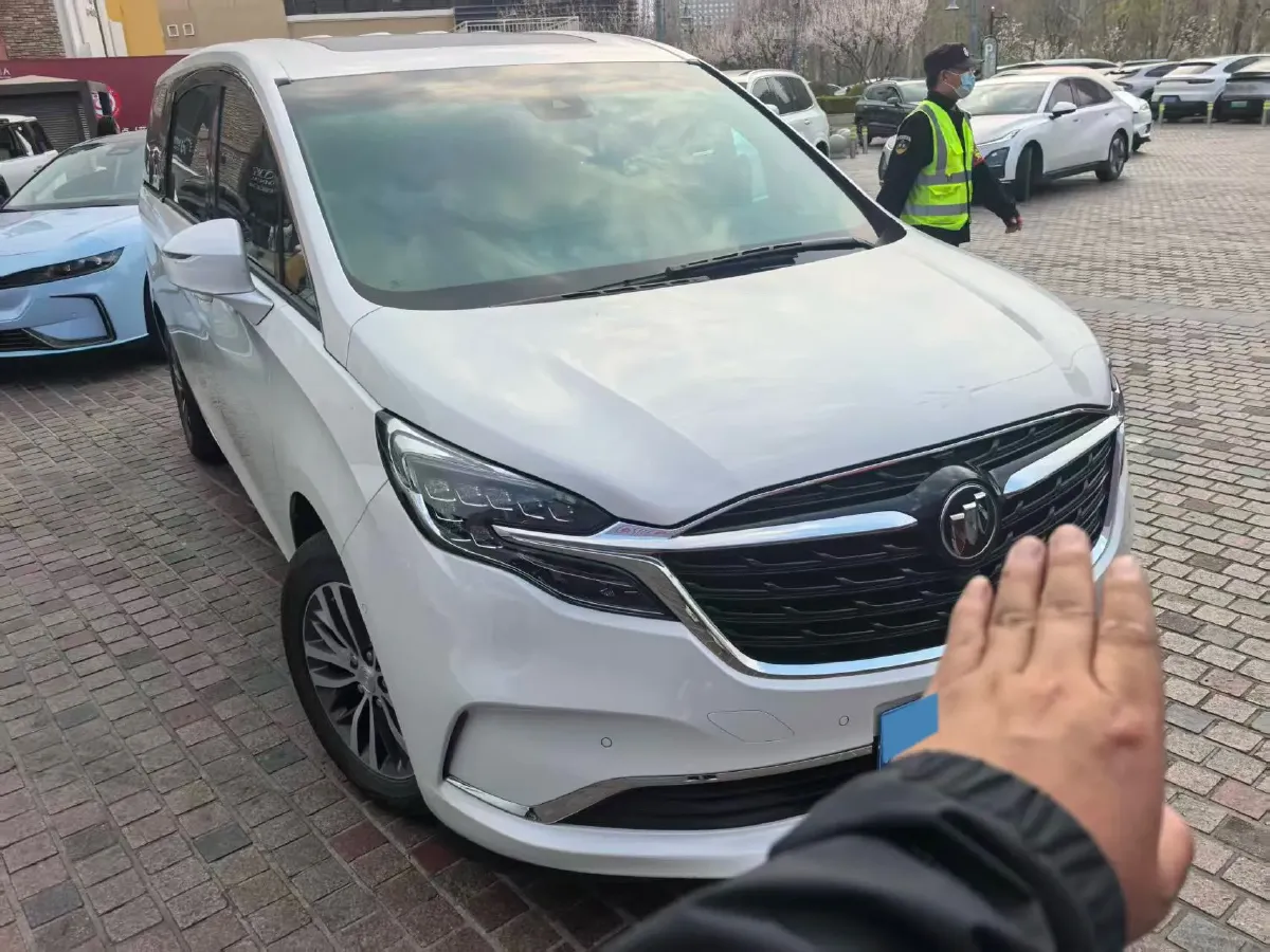 2020 Buick GL8 2.0T 237HP L4 9AT,autocango,china used car exporter,china ev exporter,chinese used car exporter,chinese used ev exporter
