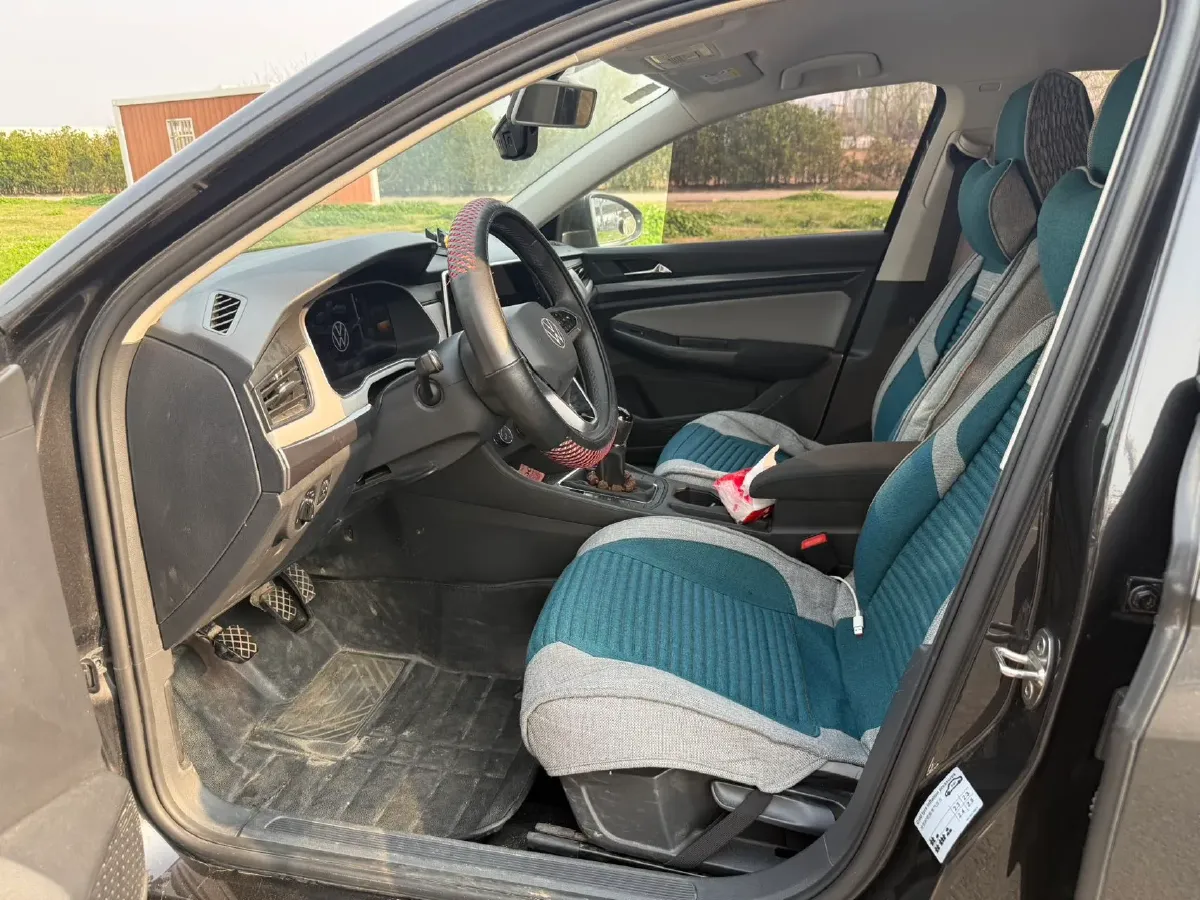 2023 Volkswagen Bora 1.2T 116HP L4 5MT,autocango,china used car exporter,china ev exporter,chinese used car exporter,chinese used ev exporter