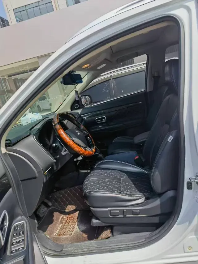 2020 Mitsubishi Outlander 2.4L 192HP L4 CVT,autocango,china used car exporter,china ev exporter,chinese used car exporter,chinese used ev exporter