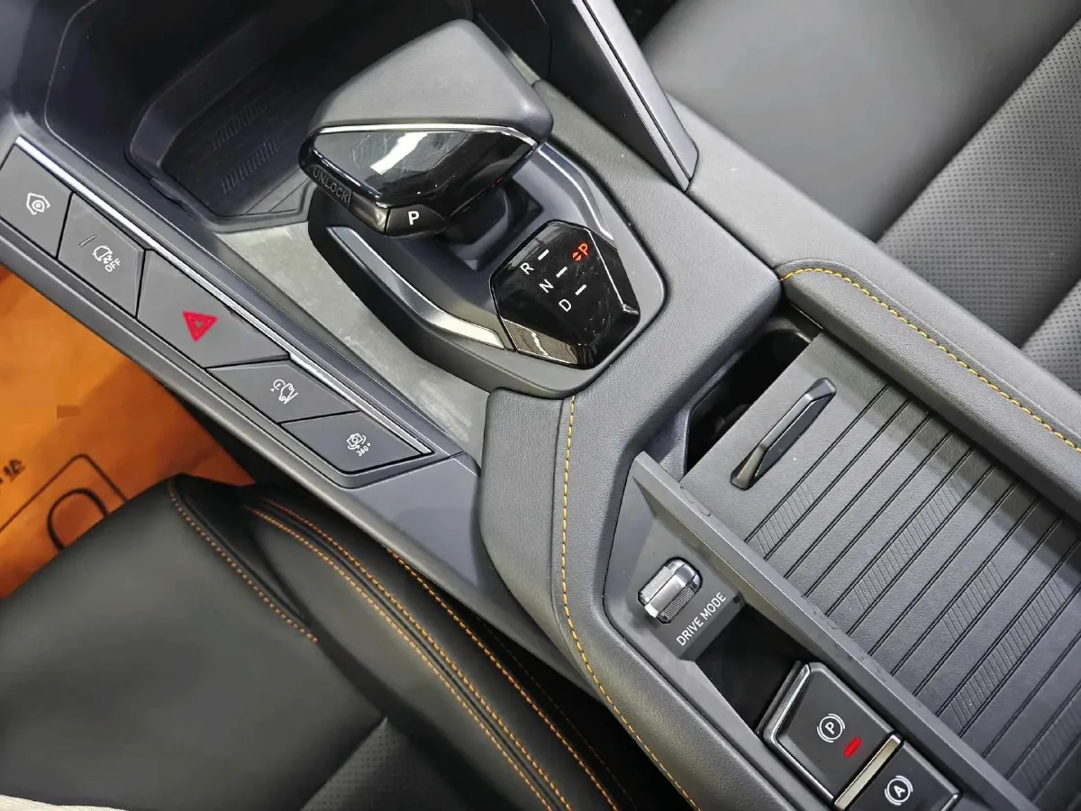 2022 LYNK&CO 06 EM-P 1.5T 177HP L3 7DCT PHEV 15.5KWH,autocango,china used car exporter,china ev exporter,chinese used car exporter,chinese used ev exporter