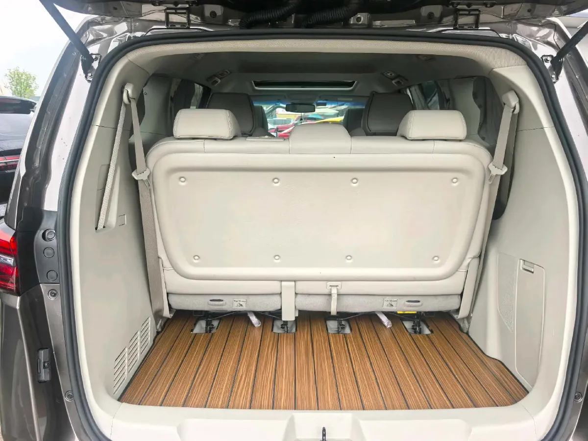 2021 Buick GL8 2.0T 237HP L4 9AT,autocango,china used car exporter,china ev exporter,chinese used car exporter,chinese used ev exporter