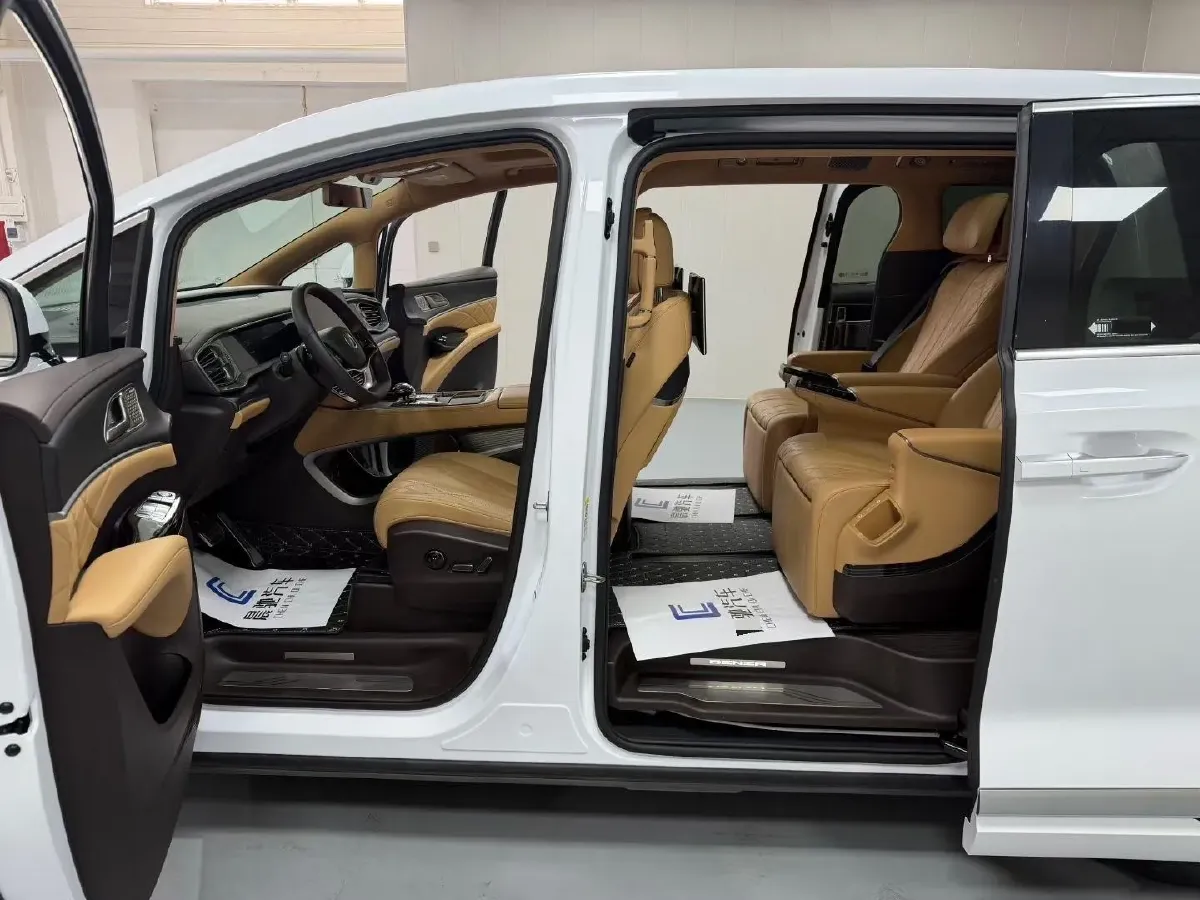 2025 Denza D9 1.5T 156HP L4 E-CVT PHEV 40KWH,autocango,china used car exporter,china ev exporter,chinese used car exporter,chinese used ev exporter