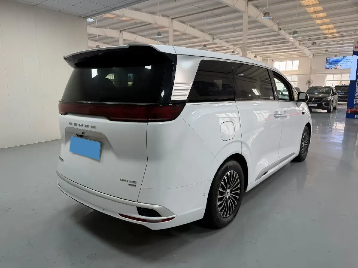2025 Denza D9 1.5T 156HP L4 E-CVT PHEV 40KWH,autocango,china used car exporter,china ev exporter,chinese used car exporter,chinese used ev exporter