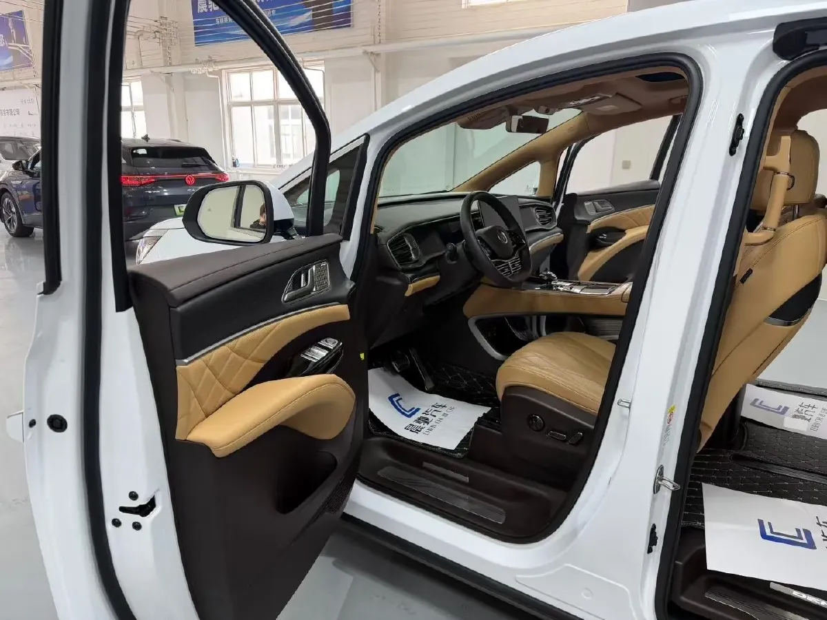 2025 Denza D9 1.5T 156HP L4 E-CVT PHEV 40KWH,autocango,china used car exporter,china ev exporter,chinese used car exporter,chinese used ev exporter