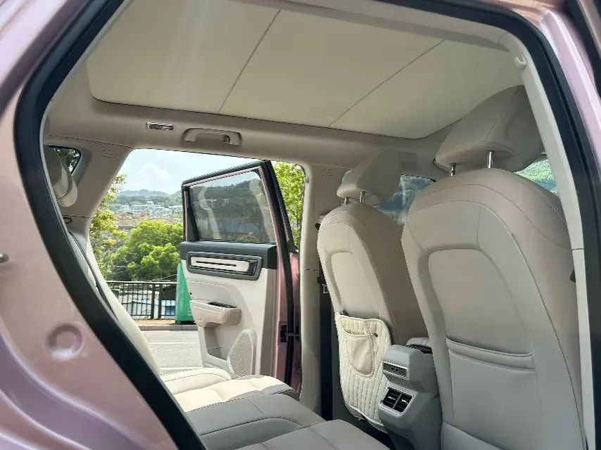 2023 Geely ICON 1.5T 181HP L4 7DCT,autocango,china used car exporter,china ev exporter,chinese used car exporter,chinese used ev exporter