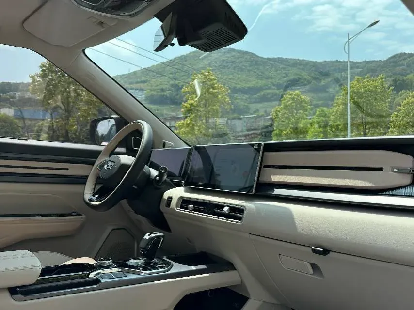 2023 Geely ICON 1.5T 181HP L4 7DCT,autocango,china used car exporter,china ev exporter,chinese used car exporter,chinese used ev exporter